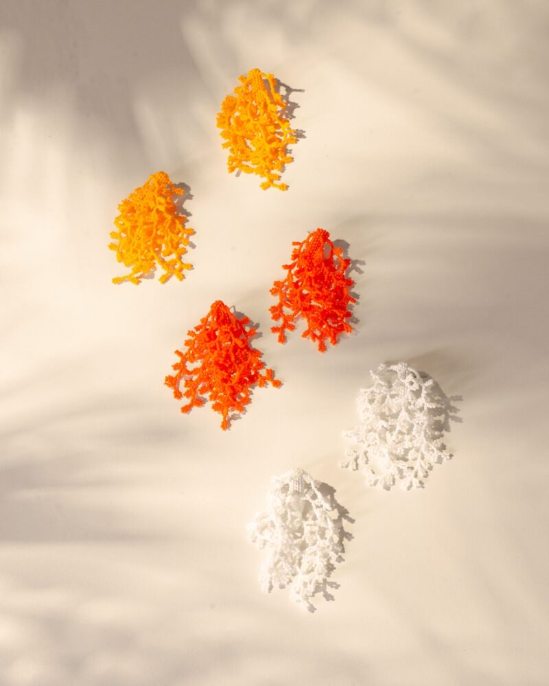 Brinco Alga Laranja - Brinco de Miçanga em Formato de Coral e Alga - Imagem 4