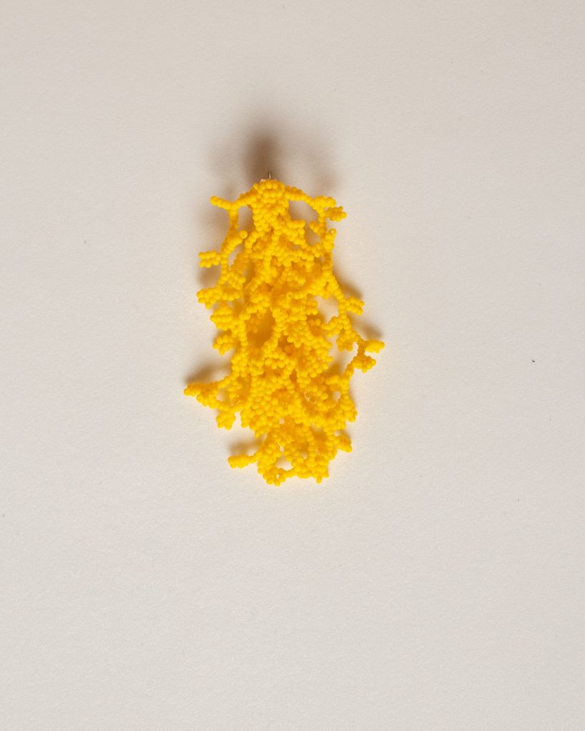 Brinco Alga Amarelo - Brinco de Miçanga em Formato de Coral e Alga - Image 8