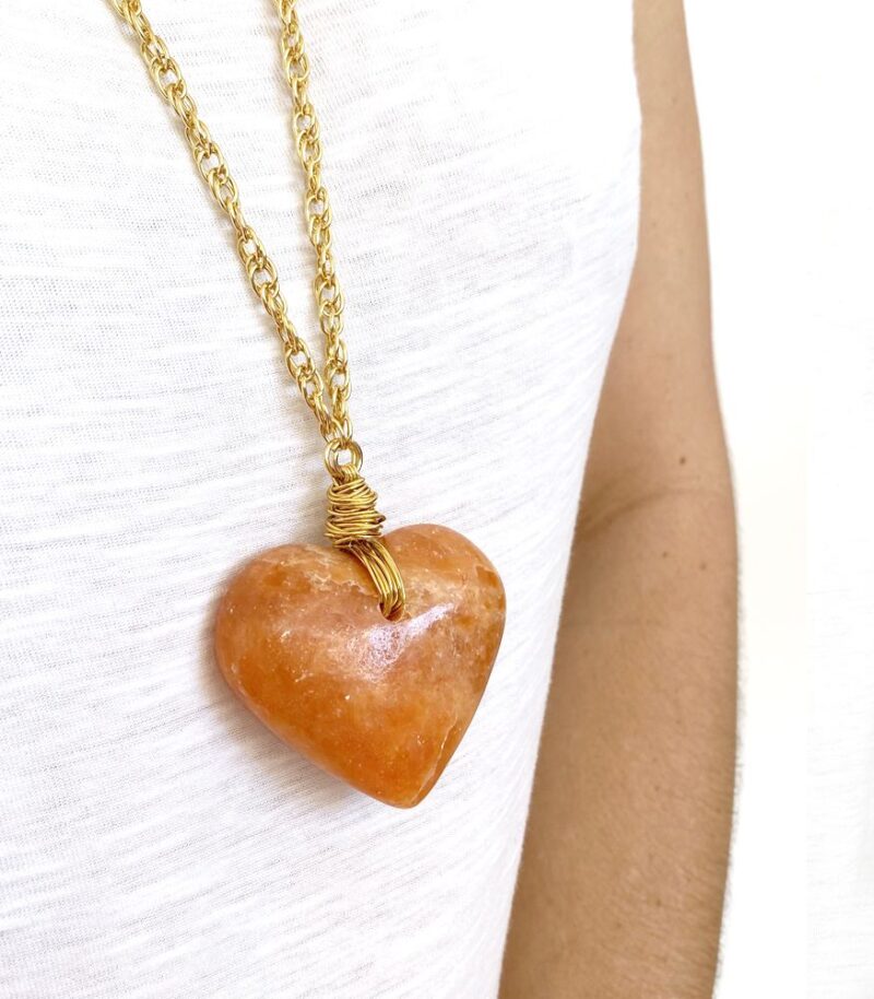 Colar Amor Calcita Laranja - colar de coração de pedra ou cristal - Imagem 2