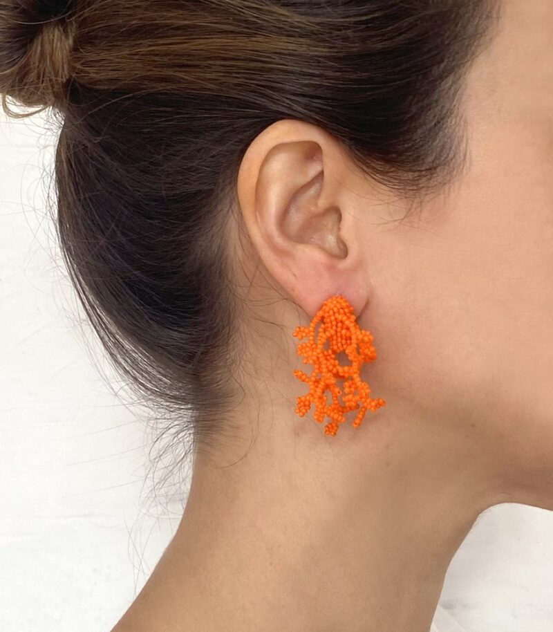 Brinco Baby Alga Laranja - Brinco de Miçanga em Formato de Coral e Alga - Imagem 2