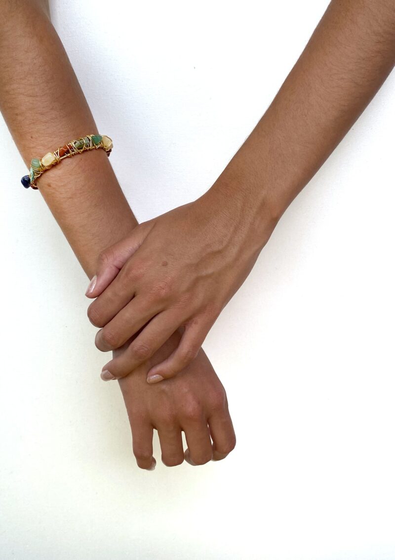 Pulseira Chakra Ouro - pulseira dourada com pedras naturais coloridas - Imagem 3