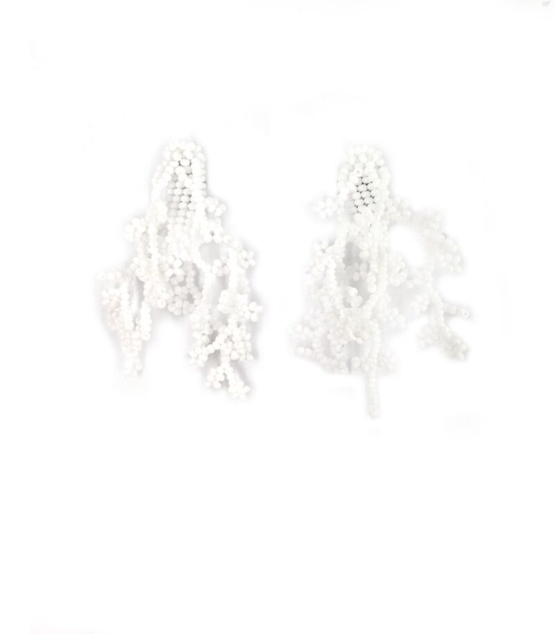 Brinco Baby Alga Branco - Brinco de Miçanga em Formato de Coral e Alga