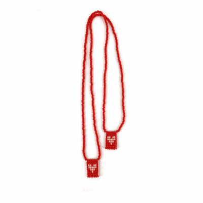 Escapulário Mimoso Vermelho - Colar escapulário longo de miçangas com coração