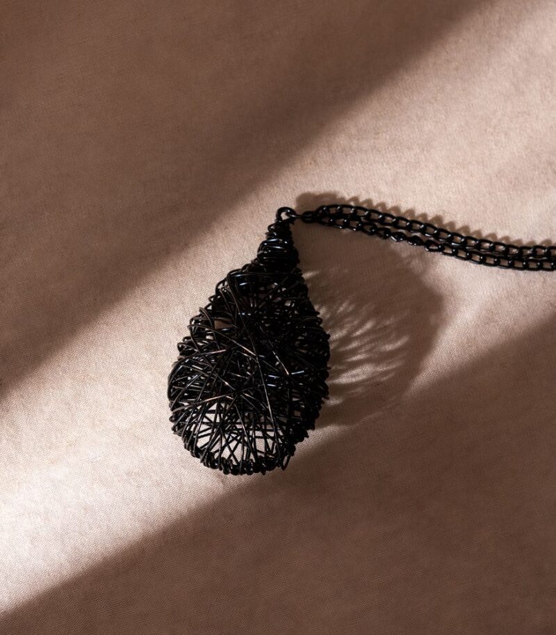 Colar Gota Aramado Preto - Imagem 2