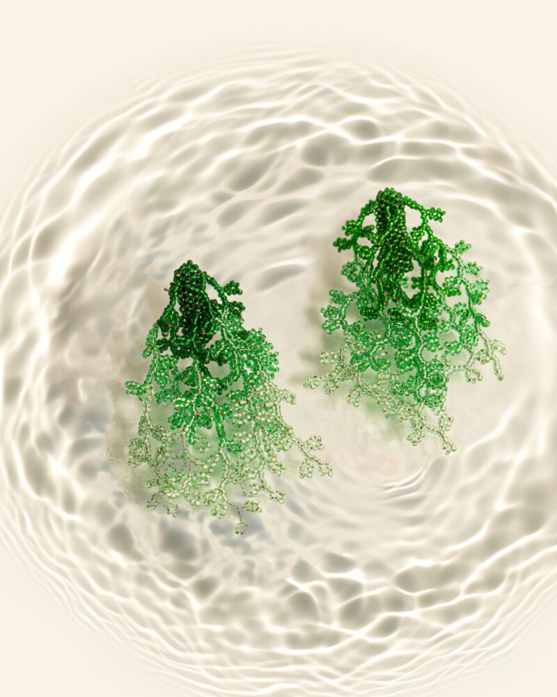 Brinco Alga Degradê Verde - Brinco de Miçanga em Formato de Coral e Alga - Imagem 3