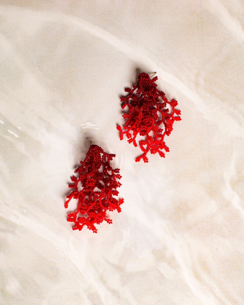 Brinco Alga Degradê Vermelho - Brinco de Miçanga em Formato de Coral e Alga - Imagem 5