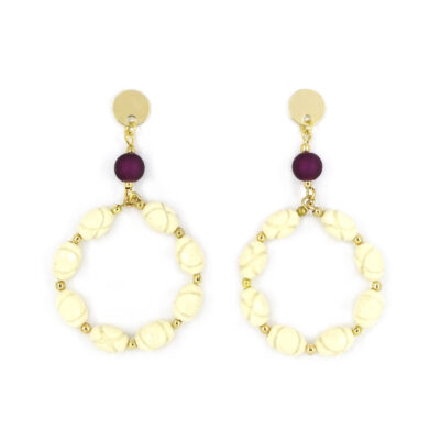 Brinco Pinoli - Brinco argola de contas de resina cruas e detalhe em metal dourado