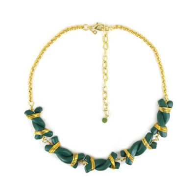 Colar Trecce - colar em cerâmica verde e correntes em metal dourado