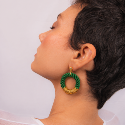 Brinco Corda Verde - brinco argola de corda e metal dourado