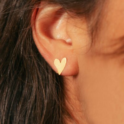 Alternative view of Brinco Amor – brinco coração com banho ouro