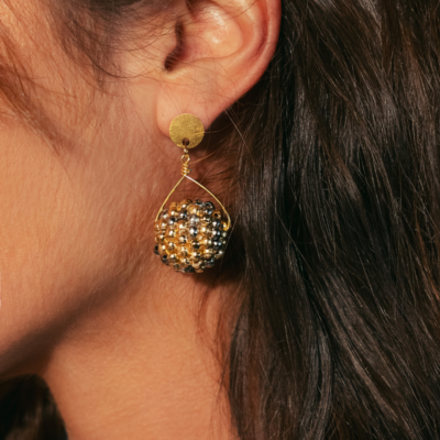Brinco Dualis – brinco de bolas de metal prata e dourado
