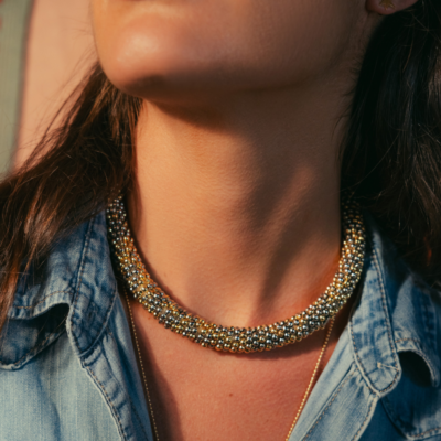 Colar Dualis – colar bolinhas metal prata e dourado