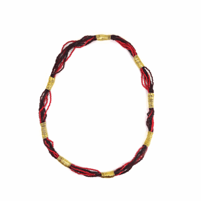 Colar Rubi – colar de vidrinhos com enroscados de fio de metal dourado