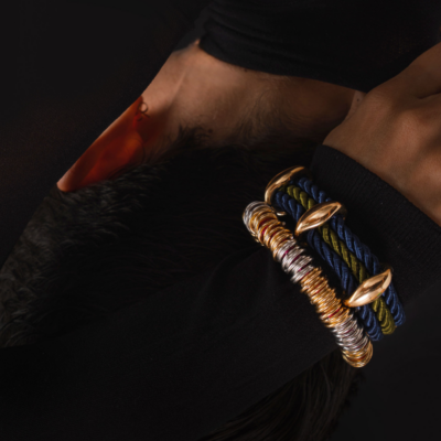 Alternative view of Pulseira Nuage – cordão de São Francisco e metal dourado