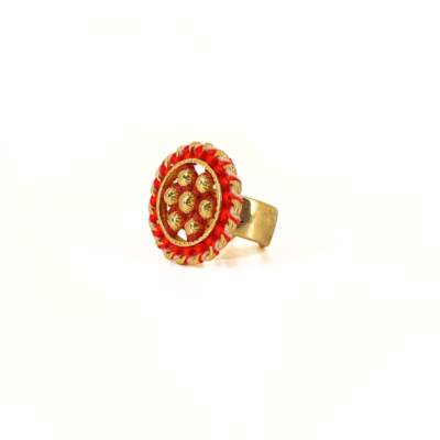 Anel Belle Vermelho – metal dourado com bordado manual