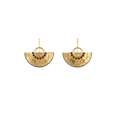 Brinco Abanador - brinco em metal dourado com detalhes pintados de preto