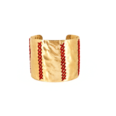 Pulseira Manilha - pulseira em chapa metálica com bordado vermelho
