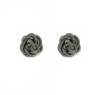 Alternative view of Brinco Rosa Aramado Prata – brinco em formato de flor em fio de metal prata